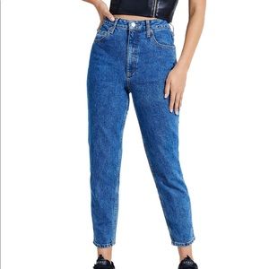 GUESS Mom Jeans
